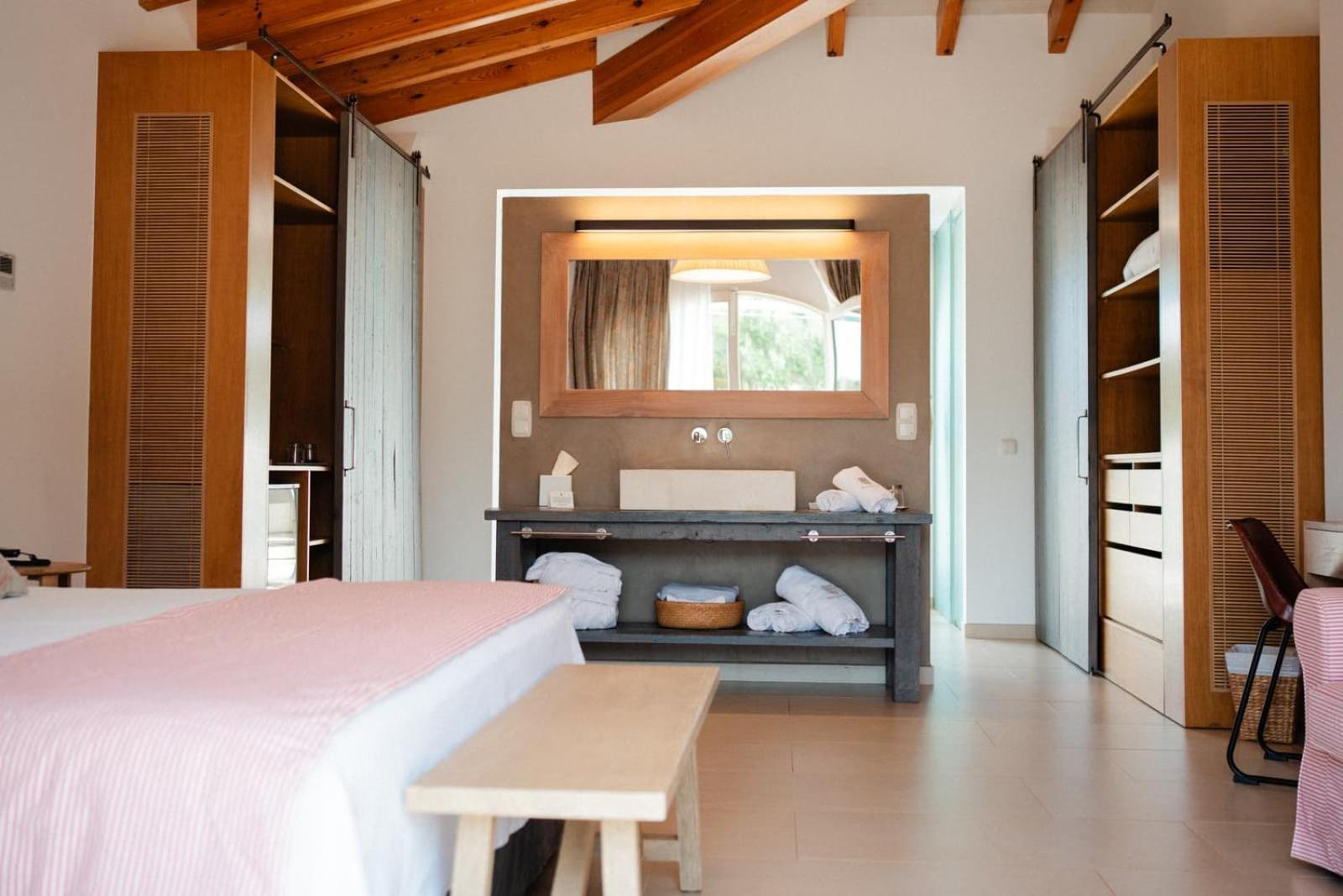 Hotel Rural Binigaus Vell Es Migjorn Gran Exteriör bild