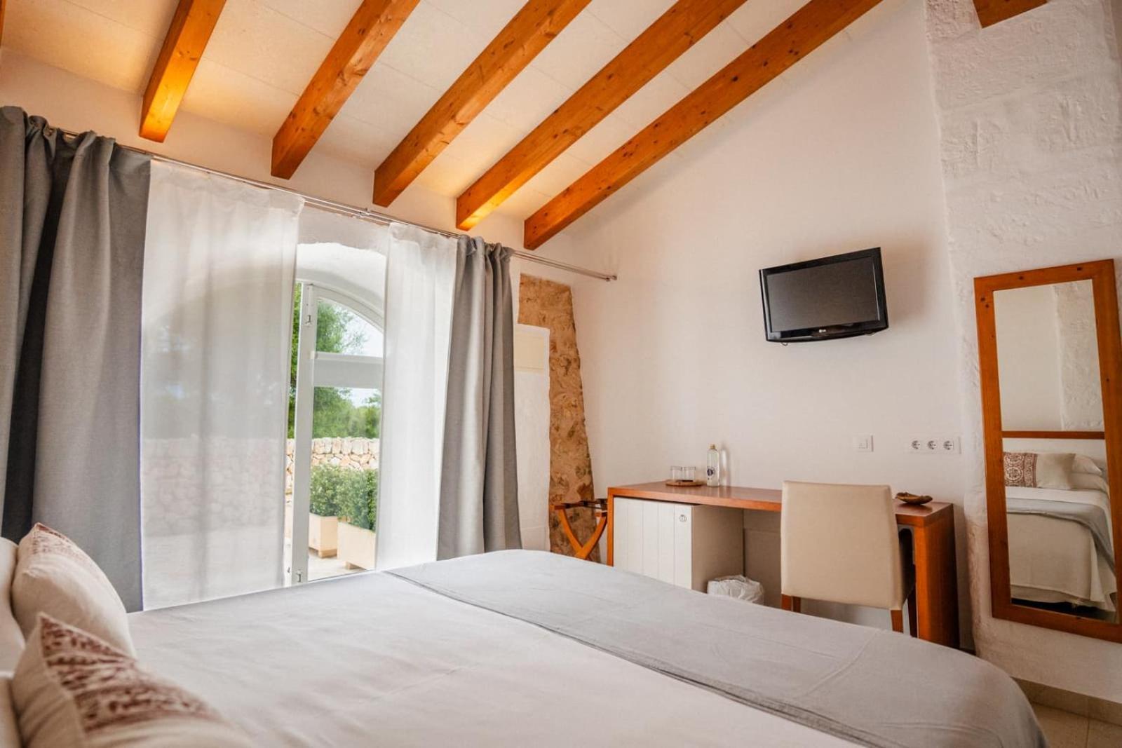 Hotel Rural Binigaus Vell Es Migjorn Gran Exteriör bild